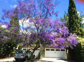 1161 Woodrow St, Unit 2 in Redwood City, CA - Building Photo