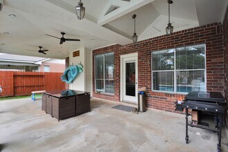 2322 Lord Nelson Dr in Seabrook, TX - Building Photo - Building Photo