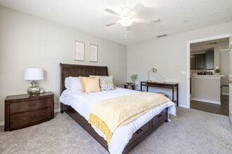 Sunset Lakes in Lakeland, FL - Foto de edificio - Interior Photo