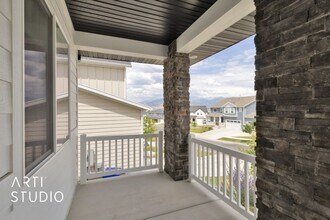 2577 N Velvet Moon Dr in Saratoga Springs, UT - Building Photo - Building Photo