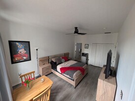 326 Monroe Cir in Davenport, FL - Building Photo