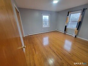 94 Pullen Ave in Watertown, CT - Building Photo - Building Photo