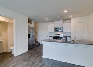 7885 Sailor Sam Ave in Las Vegas, NV - Building Photo - Building Photo