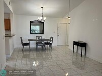 5781 Riverside Dr in Coral Springs, FL - Building Photo - Building Photo