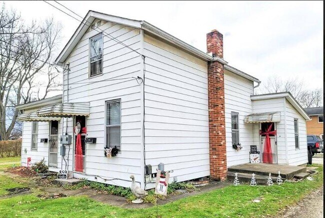 857 Wales Rd NE in Massillon, OH - Building Photo - Building Photo