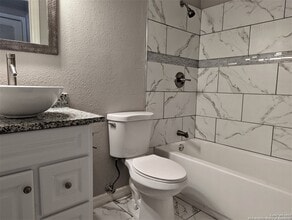 206 Rivertree in San Antonio, TX - Building Photo - Building Photo