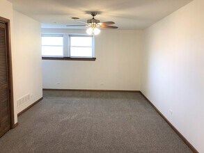 730 N Seminary Ave in Woodstock, IL - Building Photo - Building Photo
