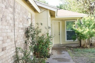 9714 Eastwend Dr in Austin, TX - Building Photo - Building Photo