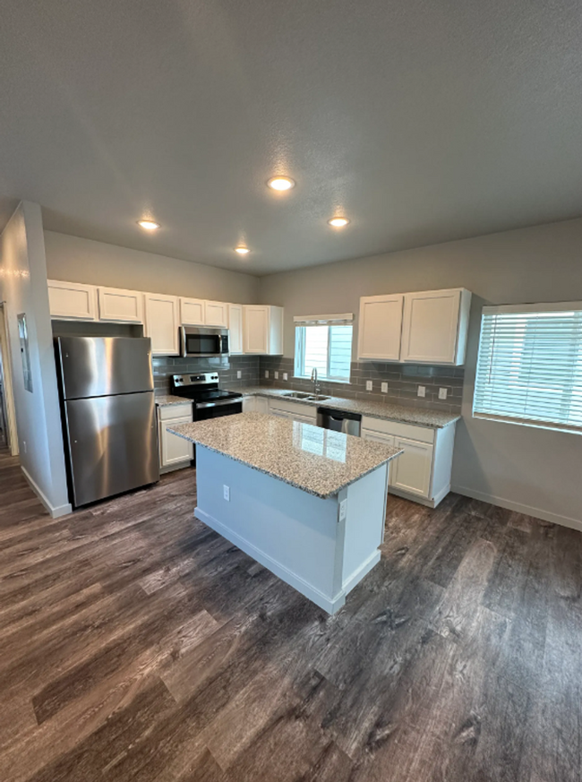 3431 N Carefree Cir-Unit -101 in Colorado Springs, CO - Building Photo - Building Photo