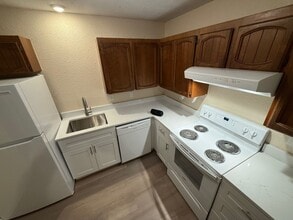 1860 Myrtle St in North Bend, OR - Building Photo - Building Photo