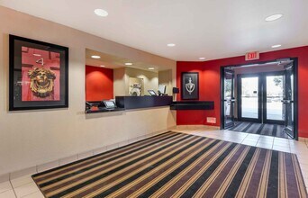 Furnished Studio-Chicago - Romeoville - Bo in Romeoville, IL - Foto de edificio - Building Photo