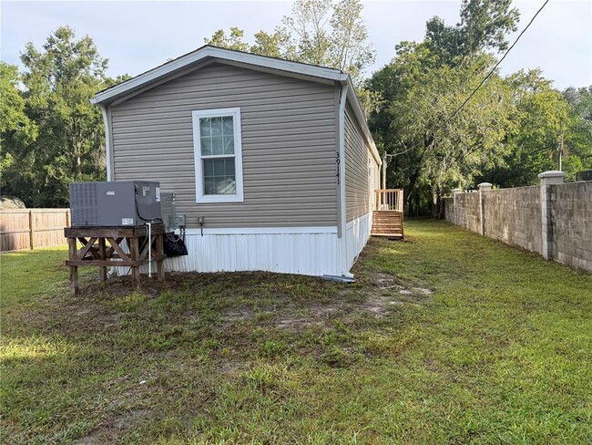 39141 Bay Ave in Zephyrhills, FL - Building Photo - Building Photo