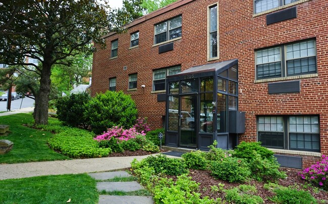 Arlington Courthouse Apartments