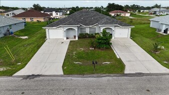 1137-1139 Ichabod Ave in Lehigh Acres, FL - Building Photo