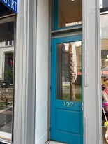 227 W Broughton St in Savannah, GA - Building Photo