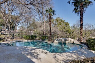 132 Lakeway Dr in Lakeway, TX - Building Photo - Building Photo