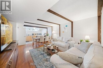 221 Elka Dr in Richmond Hill, ON - Building Photo - Building Photo