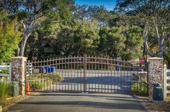 715 La Raye Ln in Petaluma, CA - Building Photo - Building Photo