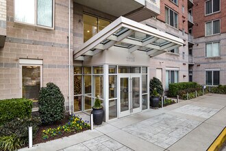 Wilton House in Fairfax, VA - Building Photo - Building Photo