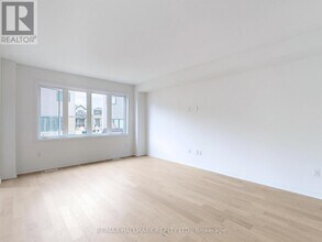 40 Velvet Wy in Thorold, ON - Building Photo - Building Photo