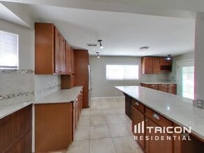 1954 Magnolia Dr in Henderson, NV - Building Photo - Building Photo