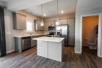 329 NE Otter Dr in Waukee, IA - Building Photo - Building Photo