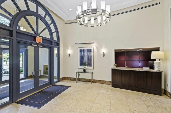 550 14th St S in Arlington, VA - Building Photo - Building Photo