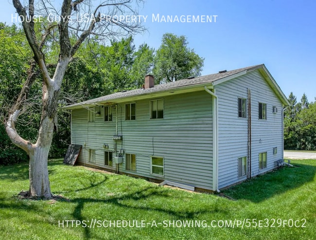 15411 Barat Ave in Grandview, MO - Building Photo - Building Photo