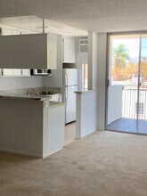 6151 Orange St, Unit 310 in Los Angeles, CA - Building Photo - Building Photo