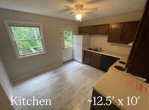129 Arcadia Ln, Unit D in Oak Ridge, TN - Foto de edificio - Building Photo