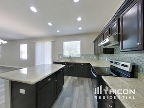 4044 Festival Pointe Blvd in Mulberry, FL - Foto de edificio - Building Photo
