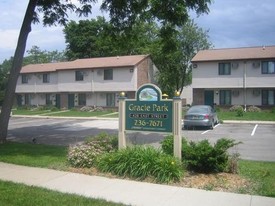 Gracie Park Apartments in Grinnell, IA - Building Photo