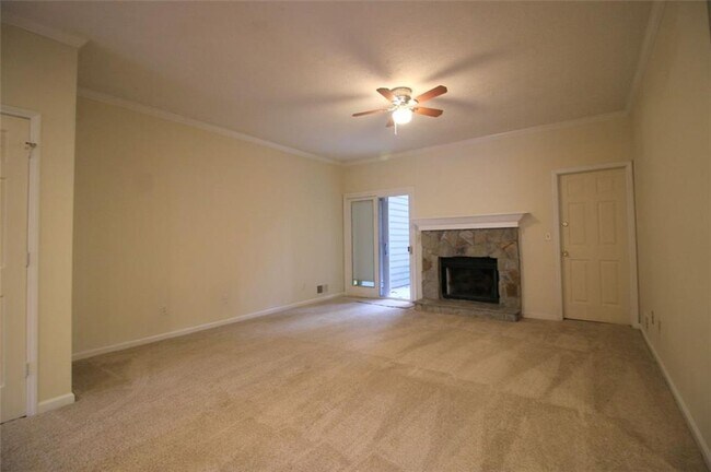 4028 Elm St in Atlanta, GA - Foto de edificio - Building Photo