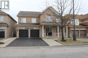 89 Fairwood Cir in Brampton, ON - Building Photo