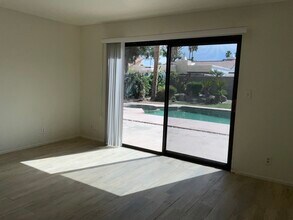 34220 Linda Way in Cathedral City, CA - Foto de edificio - Building Photo