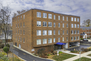 355 W Miner St in Arlington Heights, IL - Foto de edificio - Building Photo