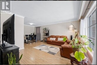 730 Meadowvale Rd in Toronto, ON - Building Photo - Building Photo