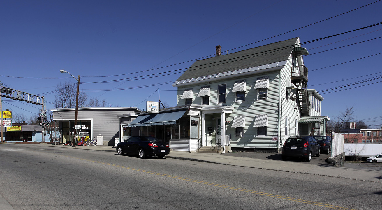 54 Mechanic St in Leominster, MA - Building Photo