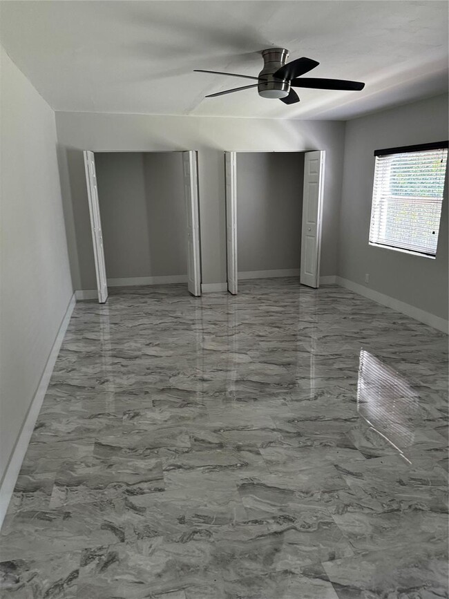 5406 Bayberry Ln in Tamarac, FL - Foto de edificio - Building Photo