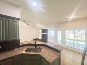 1121 Charlton Rd in Edmond, OK - Building Photo - Building Photo