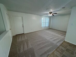 801 SE 4th St in Grand Prairie, TX - Building Photo - Building Photo