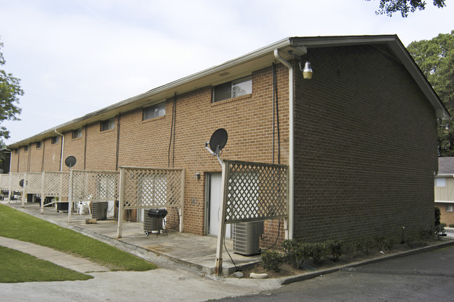 Berkshire Townhomes in East Point, GA - Building Photo - Building Photo