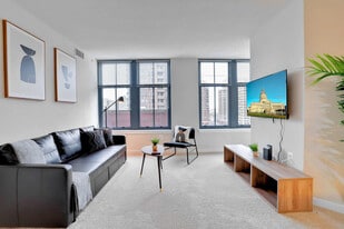 550 14th St S in Arlington, VA - Building Photo