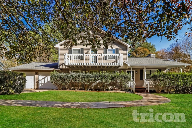 property at 20 Summerfield Ct