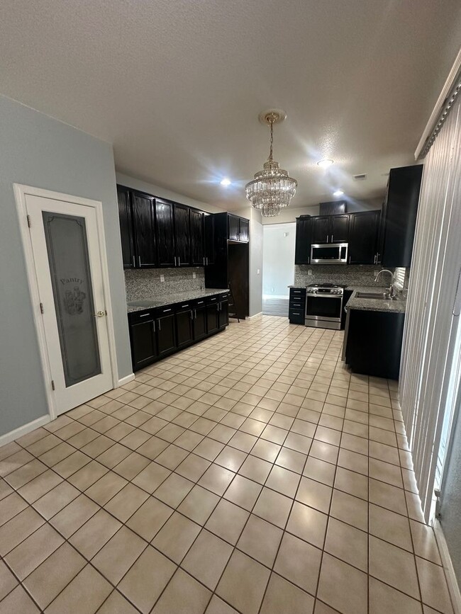 2745 Sebastan Ln in Stockton, CA - Building Photo - Building Photo