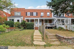 250 Lynhaven Dr, Unit 20 in Alexandria, VA - Building Photo