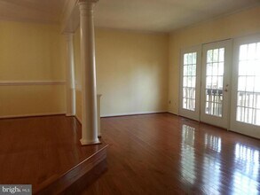 12002 Lisa Marie Ct in Fairfax, VA - Building Photo - Building Photo