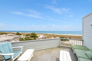 265 Dune Rd in Westhampton Beach, NY - Building Photo