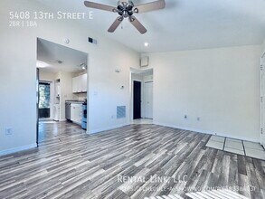 5408 13th St E in Bradenton, FL - Foto de edificio - Building Photo