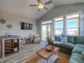 128 Sea Gull Ln in North Topsail Beach, NC - Building Photo - Building Photo